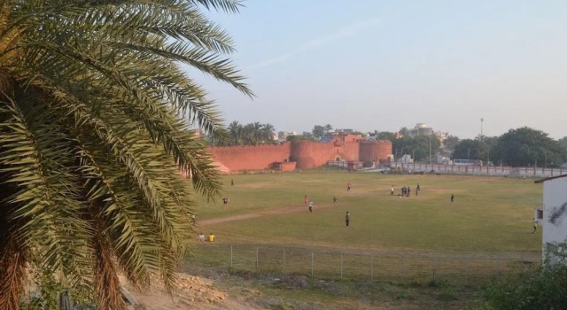 OYO Premium Limda Chowk, Rezervovat Hotel Hotely v Gujarat s parkováním, Parkování