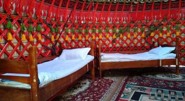Тент Turan Handmade Yurt with Heated Floors