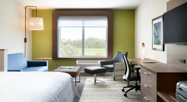 Люкс Holiday Inn Express & Suites - Calgary Airport Trail NE by IHG