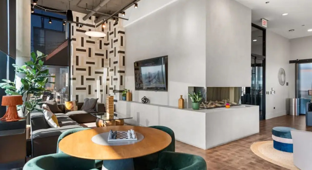 Fulton Market Group Hub 2 Units Walk to Dining