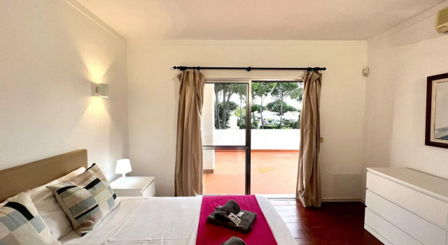 Vilamoura Ocean Villa with Pool by Homing, Забронировать Вилла Отели Виламора с парковкой, рядом с Руины Серро-да-Вила, Парковка