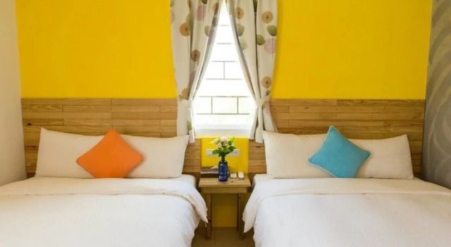 Четырёхместный номер Standard с балконом Kenting central point star Bay Hotel