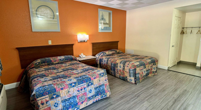 Четырёхместный номер Standard Knights Inn Galax