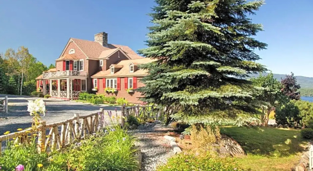 The Lodge at Moosehead Lake, Book Hotel Greenville Junction Maine