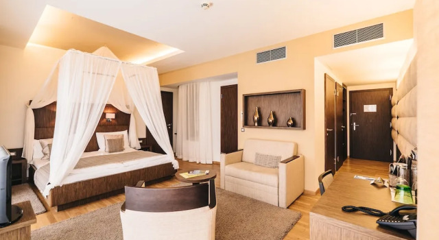 Полулюкс St. Martins Therme & Lodge