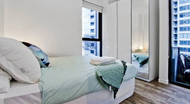 2 Bedder Melbourne Apt in New York End, Забронировать Отель Кью Мельбурн, рядом с Пристань для яхт «Е»