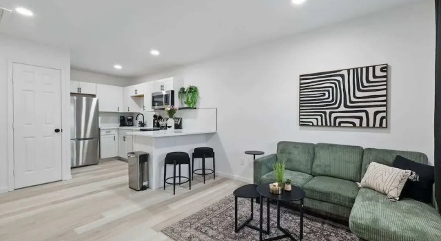 Modern 2BR Unit With Hot Tub