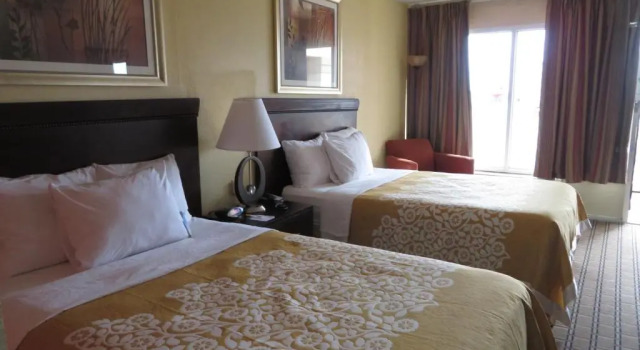 Четырёхместный номер Standard Days Inn by Wyndham Blytheville