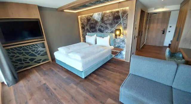 Полулюкс Deluxe Molaris Lodge
