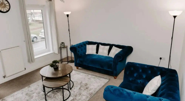 Hardwick Haven Modern 3BR Townhouse Retreat With Free Parking