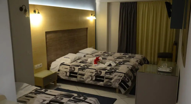 Трёхместный номер Standard с балконом Marie Palace