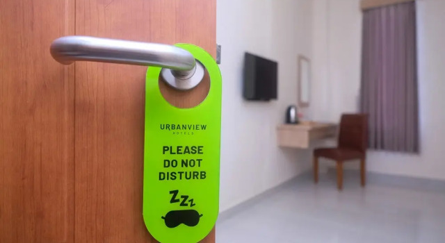Urbanview Hotel DJ Inn Tegal, Rezervovat Hotel Tegal Central Java