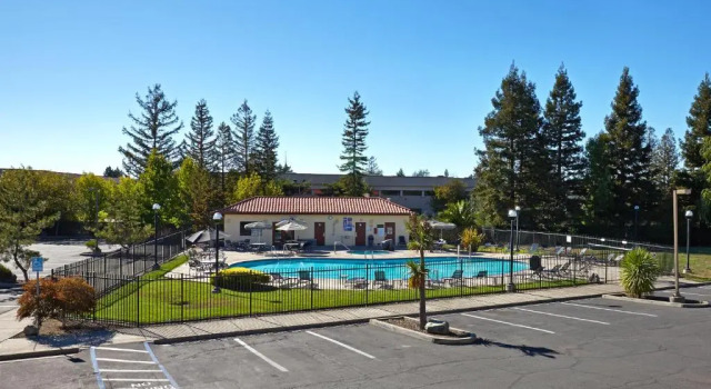 Номер Standard с видом на бассейн The Sandman Santa Rosa Sonoma, an Ascend Collection Hotel