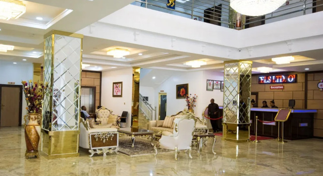 Immaculate Diamond Hotel & Apartments