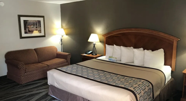 Номер Deluxe Days Inn by Wyndham Charlotte/Woodlawn Near Carowinds