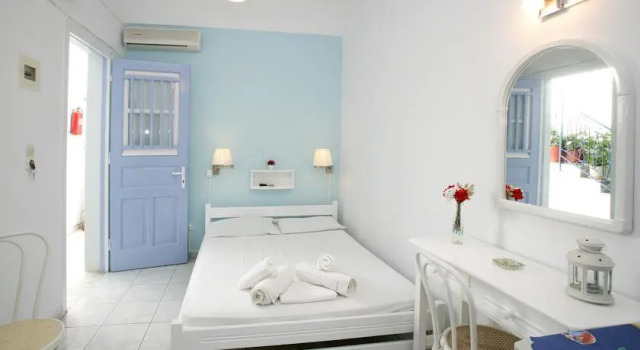 Tinos Camping & Bungalows, Забронировать Кемпинг Тинос Тинос, рядом с Церковь Кехровуни