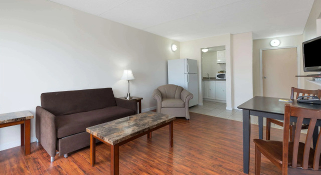Super 8 Cambridge, Rezervați Hotel Cambridge Huron, Perth, Waterloo and Wellington