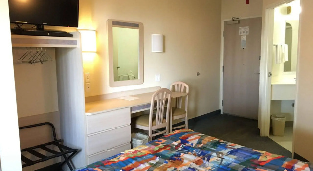 Motel 6-Portland, OR - North, จอง โมเทล พอร์ตแลนด์ Willamette Valley