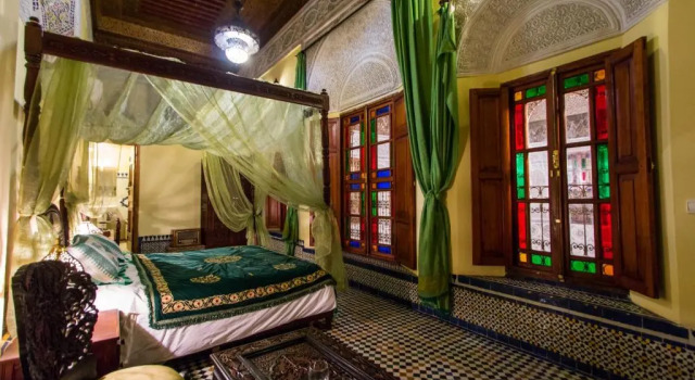 Standart süit Riad Ibn Khaldoun