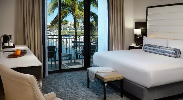 Двухместный номер Superior с балконом Naples Bay Resort and Marina