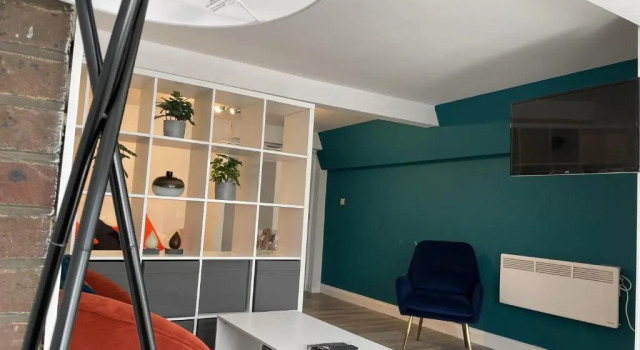 Апартаменты West Side Studio Apartment