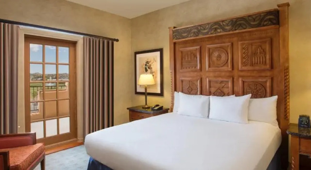 Номер Standard с балконом Hilton Santa Fe Buffalo Thunder