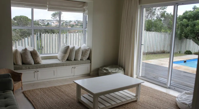 Longstone Beach House, Забронировать Отель Плеттенберг-Бей Найсна