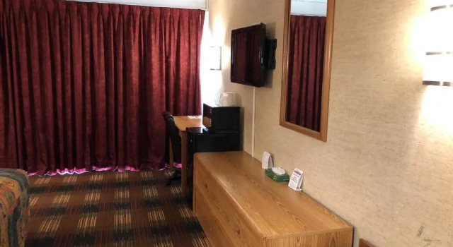 Двухместный номер Standard Red Carpet Inn Syracuse Airport