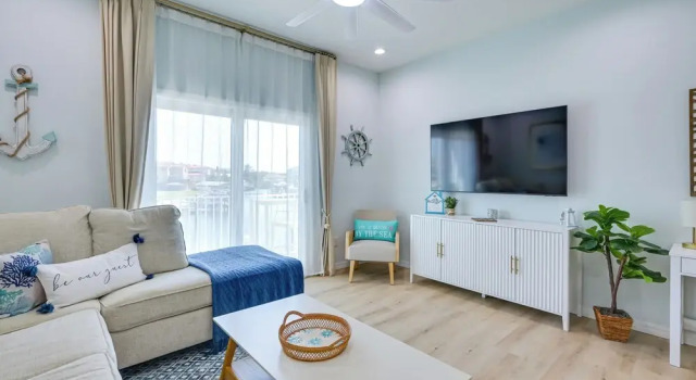 Walk to Beach! Waterfront Hudson Townhome, 预订 公寓 哈得孙 佛罗里达州