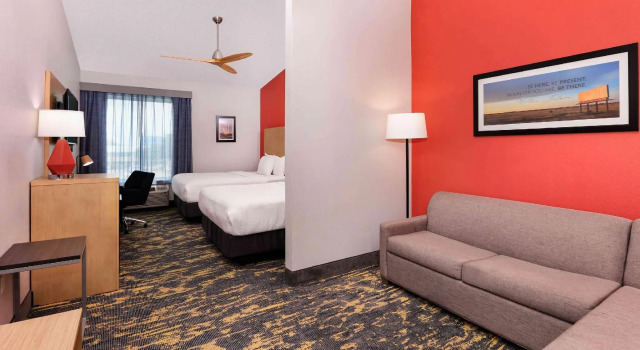 Четырёхместный люкс Deluxe La Quinta by Wyndham Dallas - Las Colinas