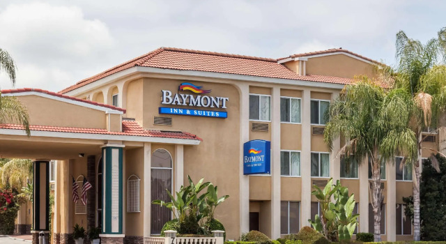 Holiday Inn Express Anaheim West by IHG