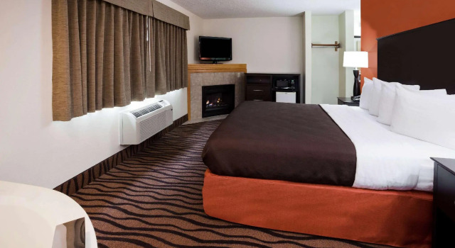Двухместный люкс Superior AmericInn by Wyndham Mora