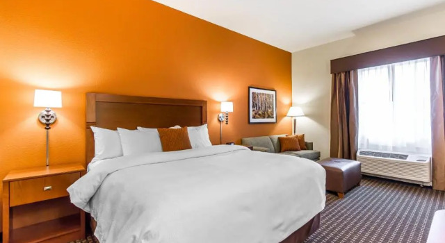 Люкс MainStay Suites Stanley