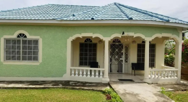 Captivating 3-bed House in Trelawny, Jamaica, Rezervovat Hotel Silver Sands 