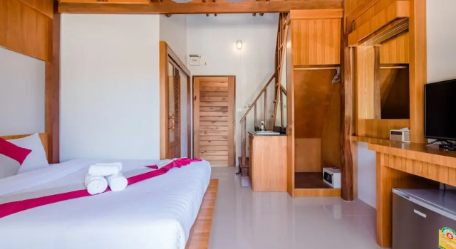 Трёхместный номер Deluxe Lanta Ray Bay Hotel