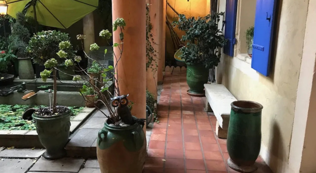 Chambre de Charme et Patio Fleuri, Rezerwuj Hotel Nimes Gard
