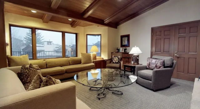 Vail Village Plaza Lodge 2 Bedroom Plus Loft, Забронировать Апартаменты/квартира Отели Вейл с парковкой, Парковка