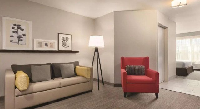 Люкс c 1 комнатой Country Inn & Suites by Radisson, Germantown, WI
