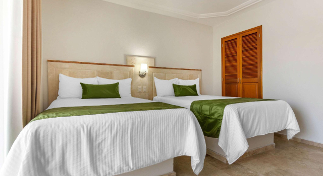 Четырёхместный номер Standard Quality Inn Mazatlan