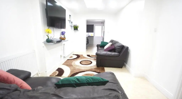 London Zone 2 Three Bedroom Apartment, Varaa Huoneisto Asunnot kohteessa Merseyside, Huoneisto