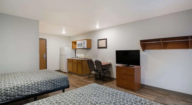 Студия Standard Woodspring Suites