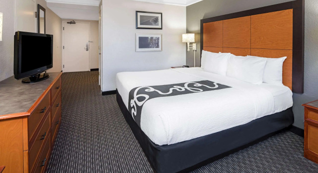 La Quinta Inn & Suites by Wyndham Buena Park
