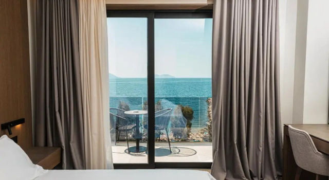 Двухместный номер Deluxe с видом на море Mazarine Hotel