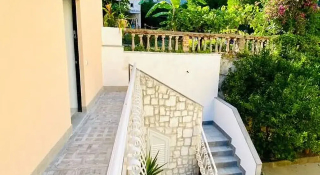 Teatro Verdi Cozy Attic Studio with balcony, Book Hotel Hoteller i Salerno med parkering, Parkering