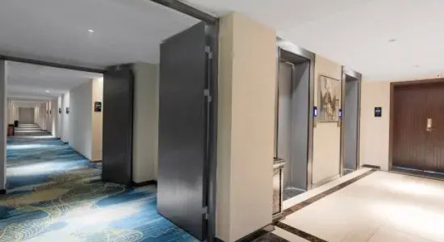 Homeinn Paibo · Yun Hotel (Chengdu Longquanyi Teachers University Modern Garden), Boek Hotel Hotels in Chengdu met parkeren, Parkeren