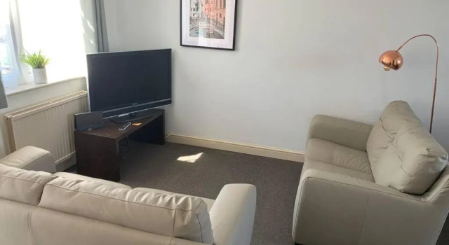 'The Rockingham' 4 double beds, Netflix TVs, WIFI, parking, Reservar Hotel Rockingham Northamptonshire County