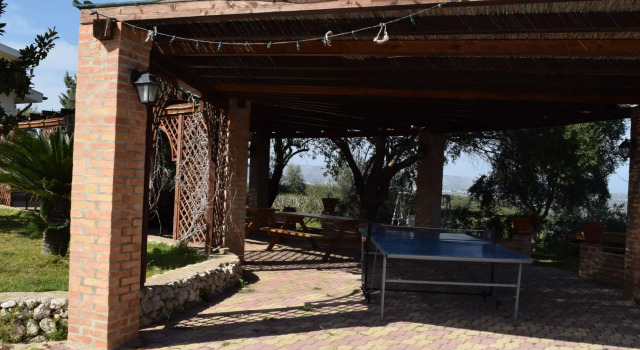 House with Panoramic Terrace, Few Km From the Sea And From the City of Syracuse