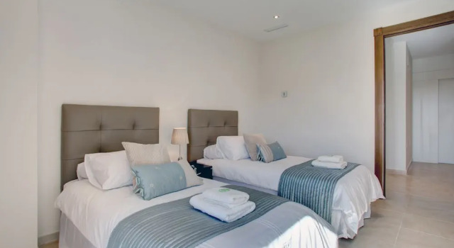 Villa Benahavis, Забронировать Курортный отель Бенаавис Коста-дель-Соль, рядом с ImagiArte