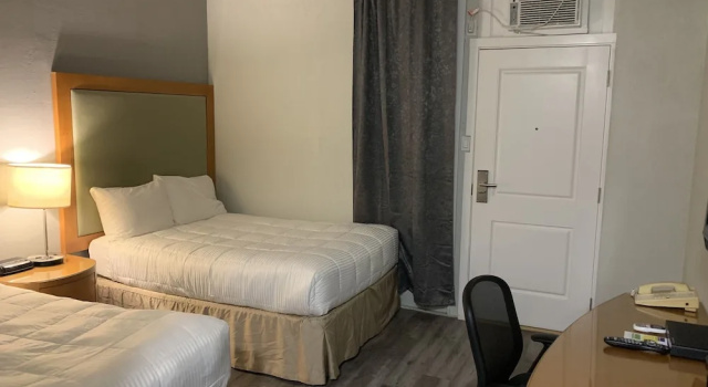 Четырёхместный номер Standard Fraser Inn