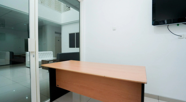 OYO Life 2462 Kost Surabaya